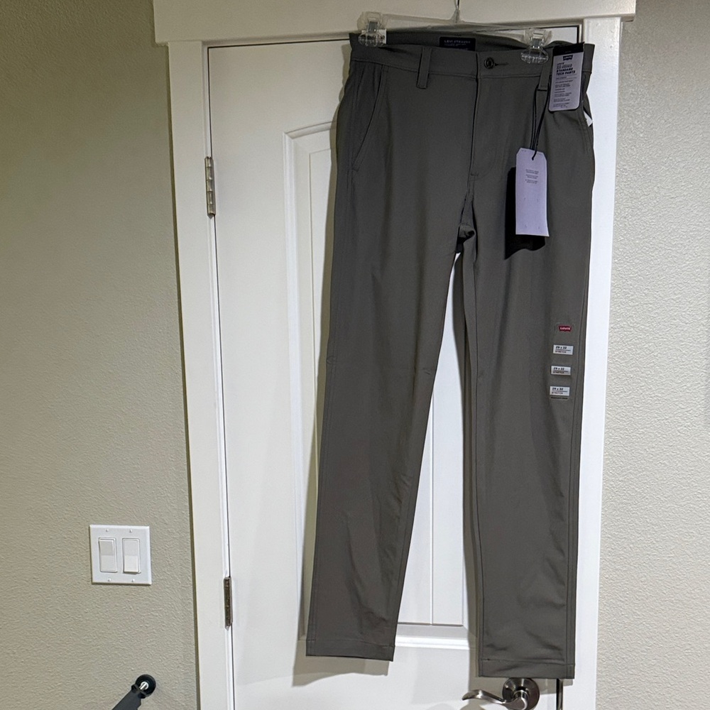 Levi's Men's Olive Green Chinos
